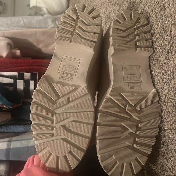 Dolce Vita Chelsea Boots - Picture 7 of 7